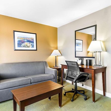 Best Western California City Inn & Suites Bagian luar foto