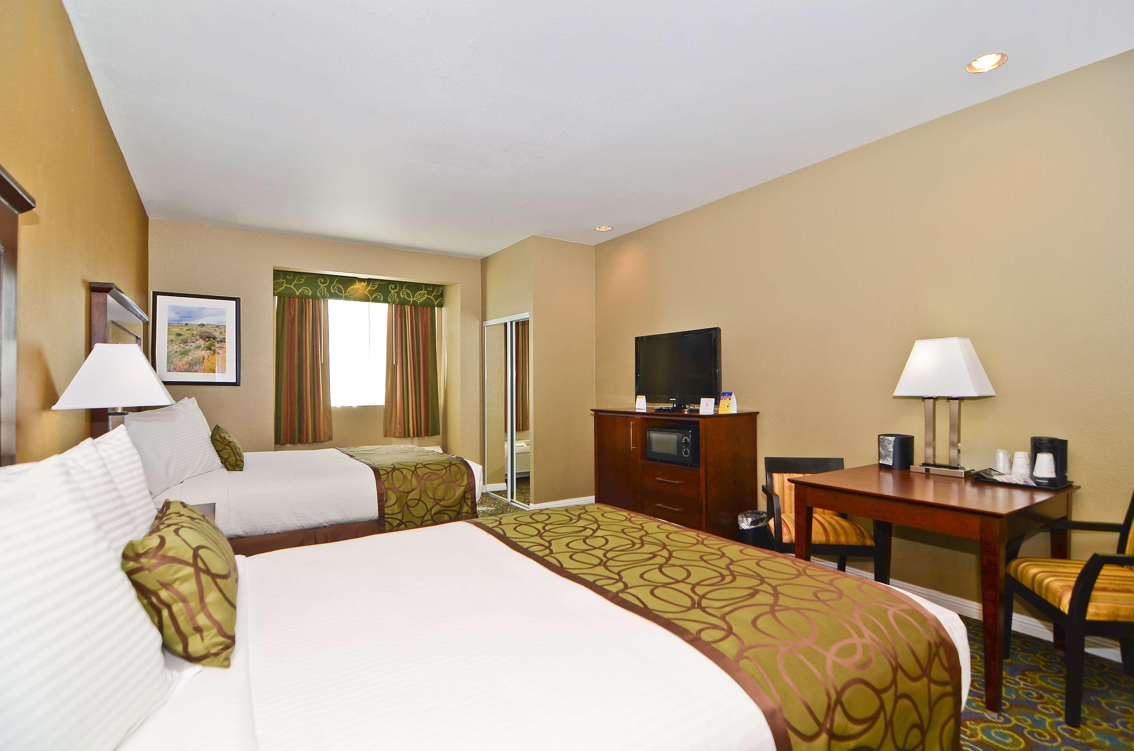 Best Western California City Inn & Suites Bagian luar foto