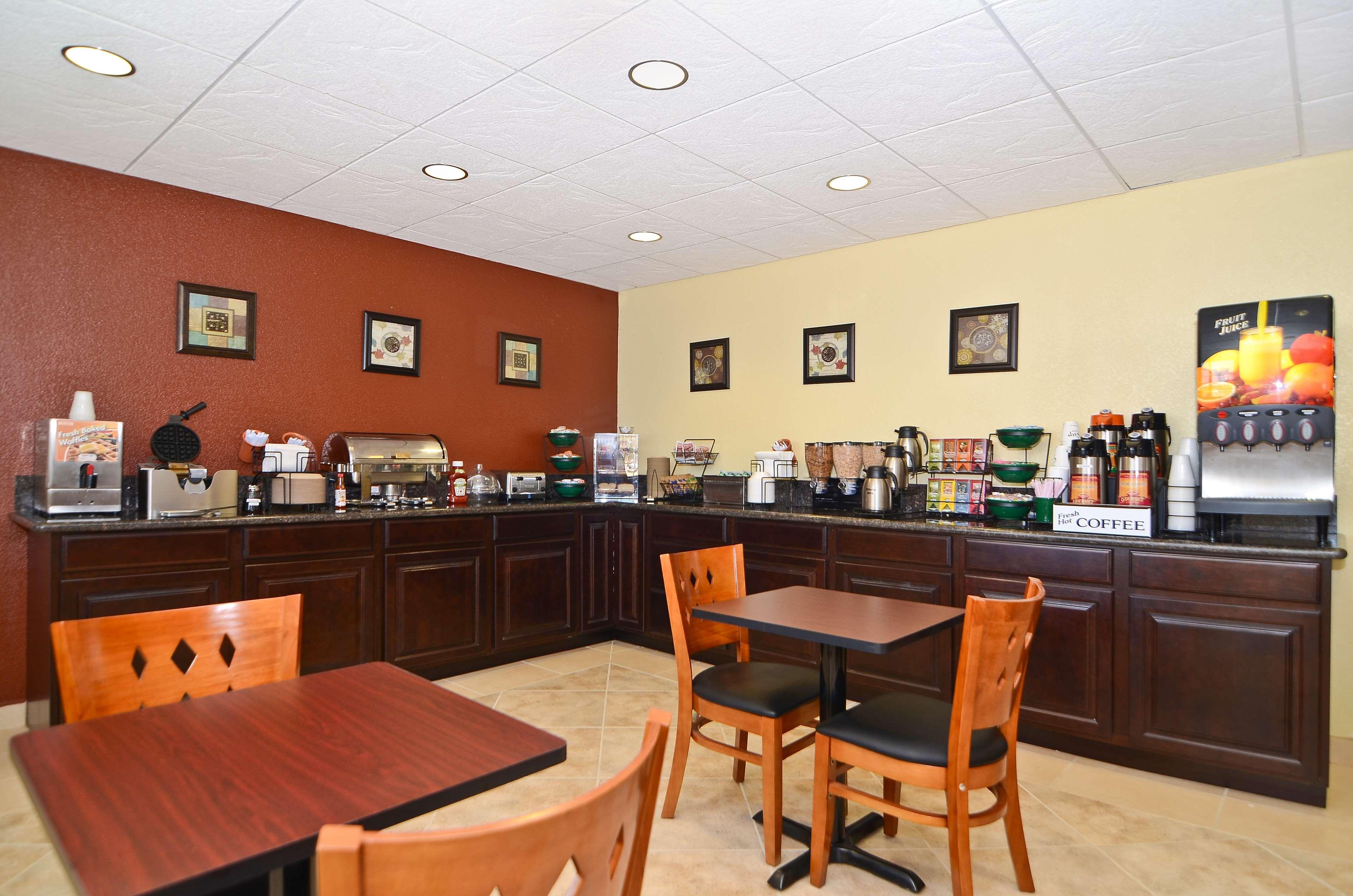 Best Western California City Inn & Suites Bagian luar foto