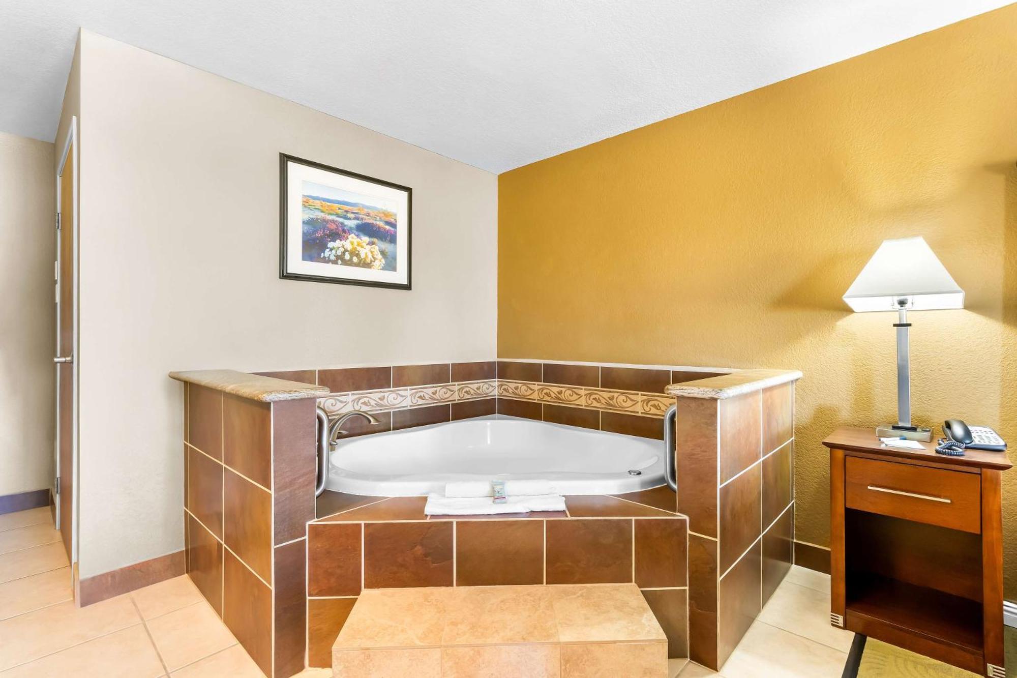Best Western California City Inn & Suites Bagian luar foto