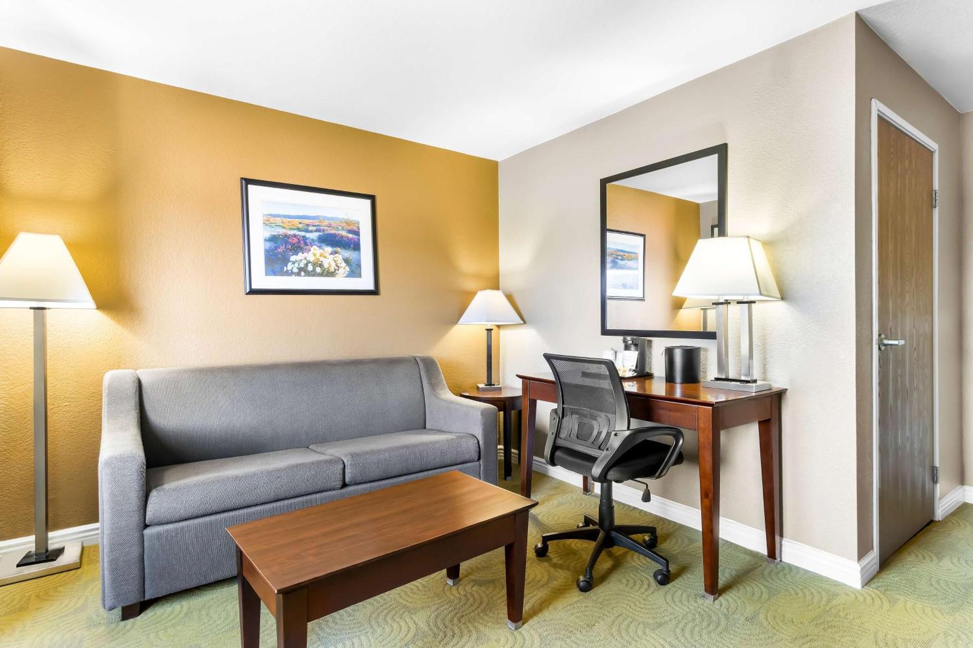 Best Western California City Inn & Suites Bagian luar foto