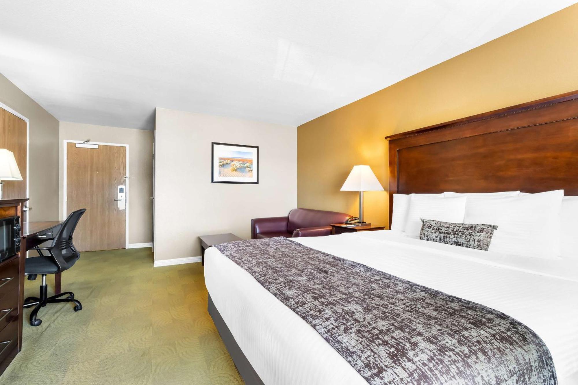 Best Western California City Inn & Suites Bagian luar foto