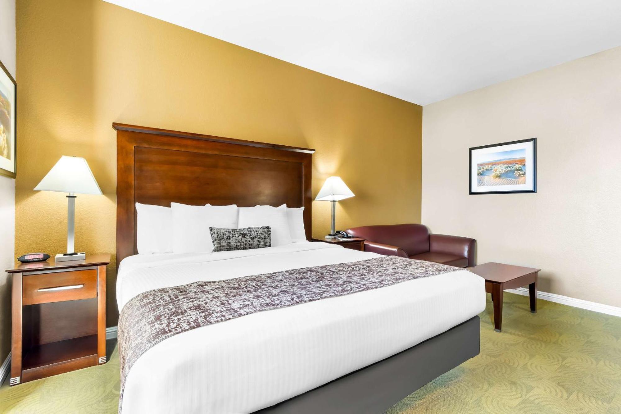 Best Western California City Inn & Suites Bagian luar foto
