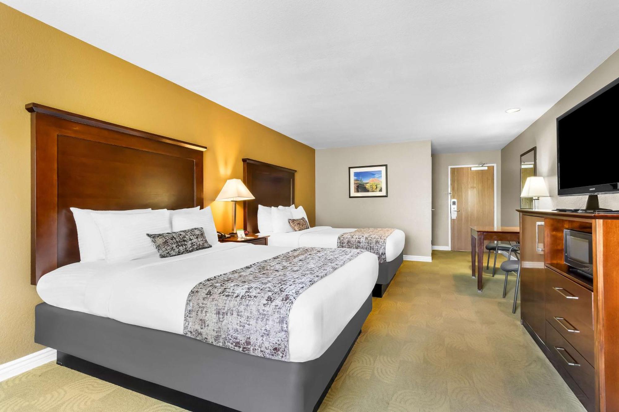 Best Western California City Inn & Suites Bagian luar foto