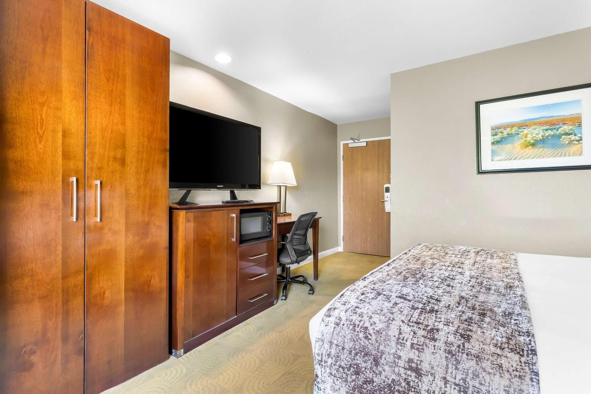 Best Western California City Inn & Suites Bagian luar foto