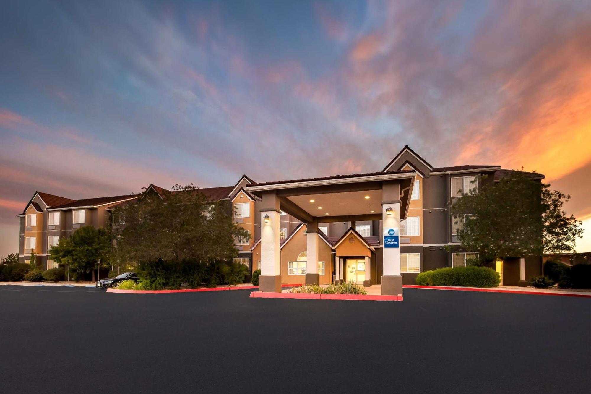 Best Western California City Inn & Suites Bagian luar foto